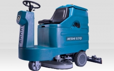 S70中大型雙刷駕駛式洗地機(jī)