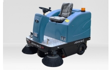 M4電動(dòng)駕駛式掃地機(jī)